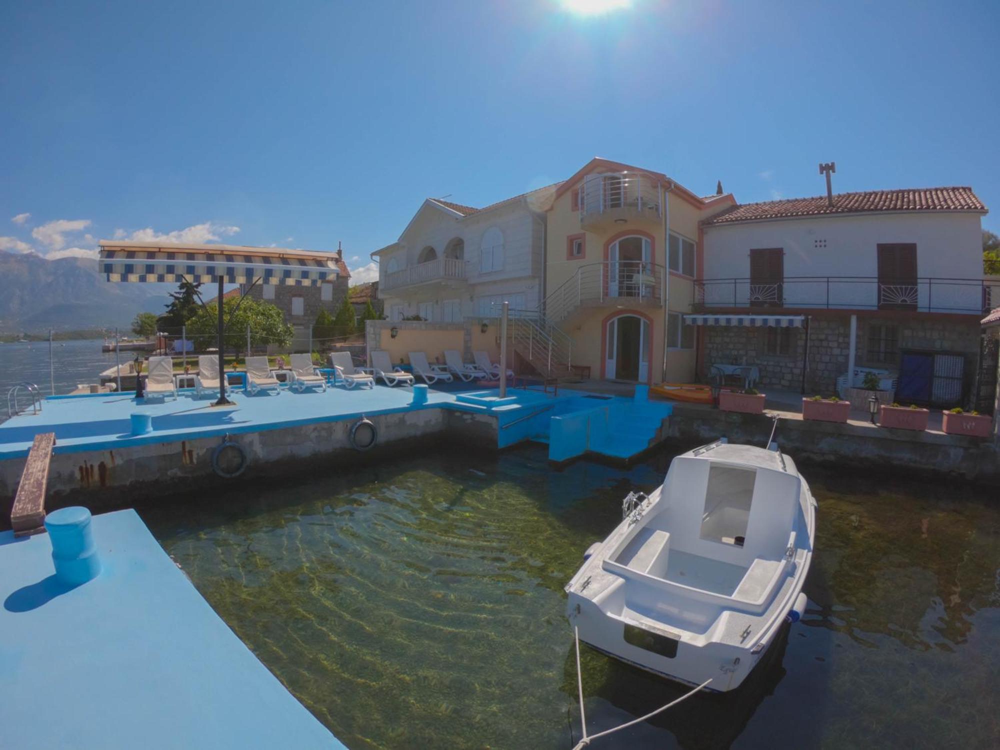 Porto Del Sole Apartments Tivat Eksteriør bilde