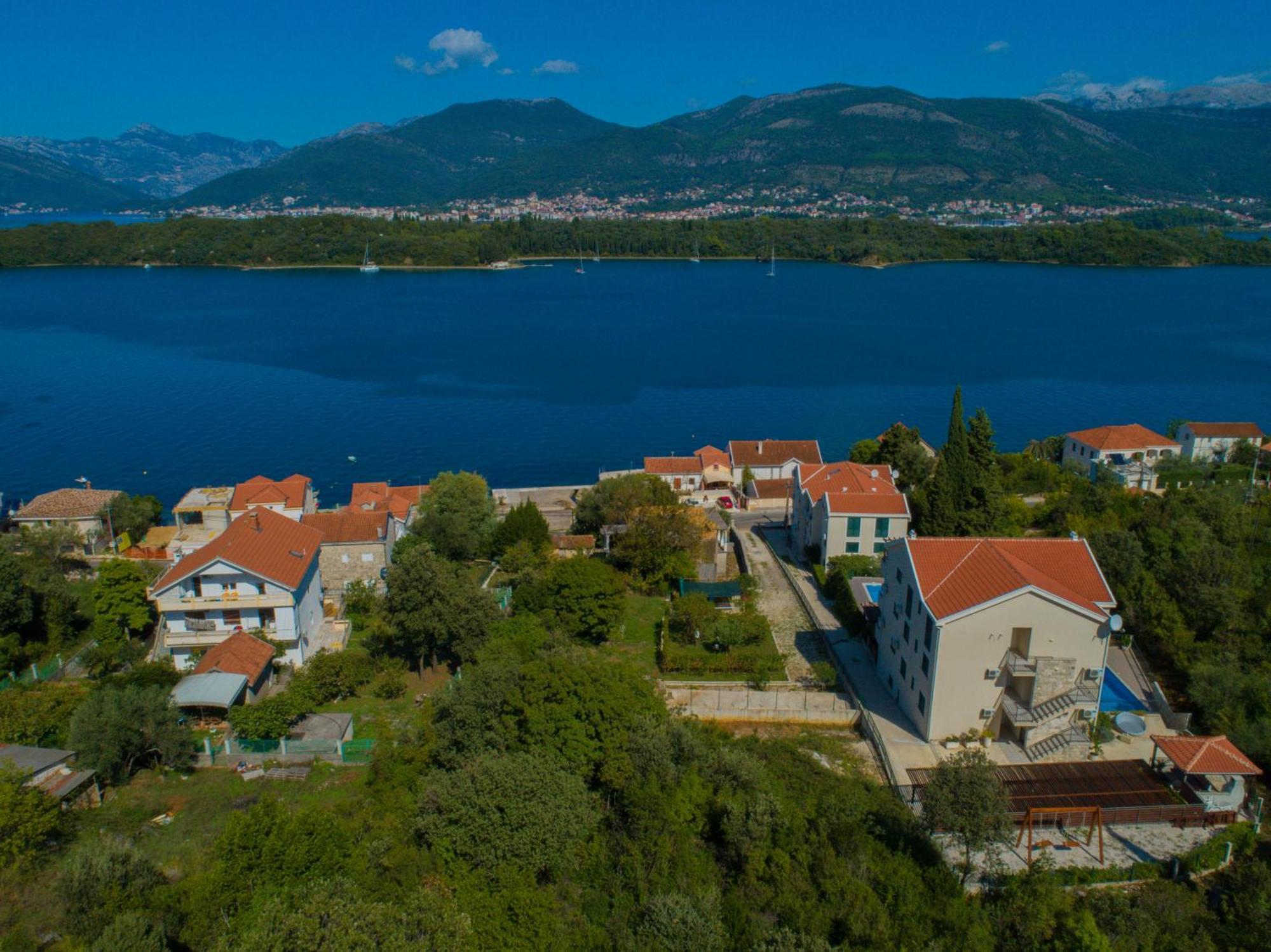 Porto Del Sole Apartments Tivat Eksteriør bilde