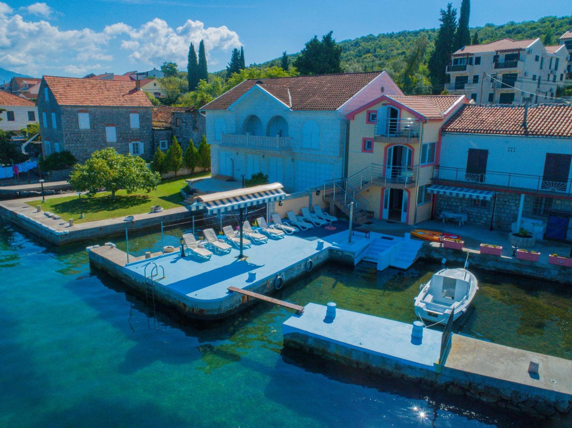 Porto Del Sole Apartments Tivat Eksteriør bilde