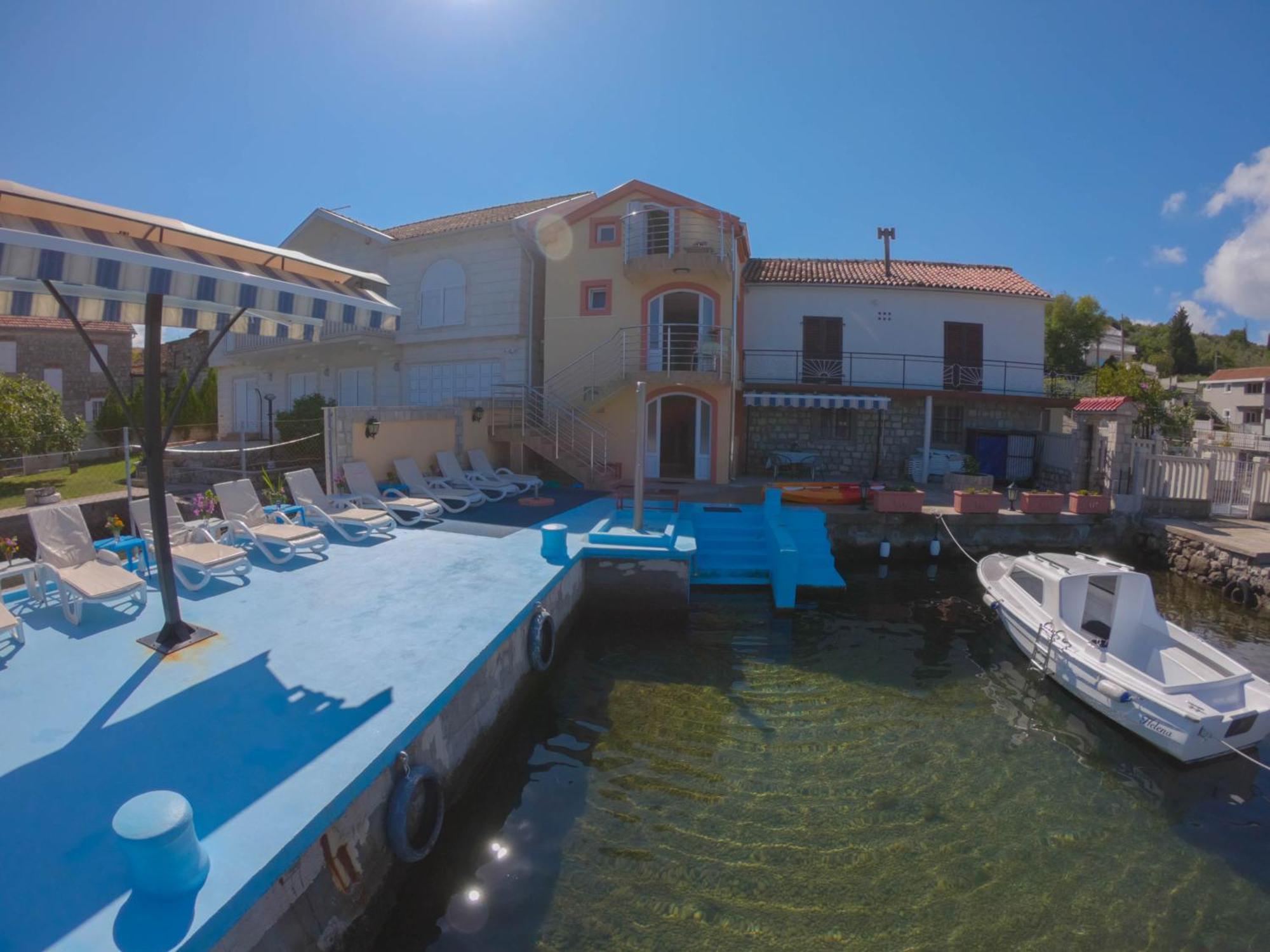 Porto Del Sole Apartments Tivat Eksteriør bilde