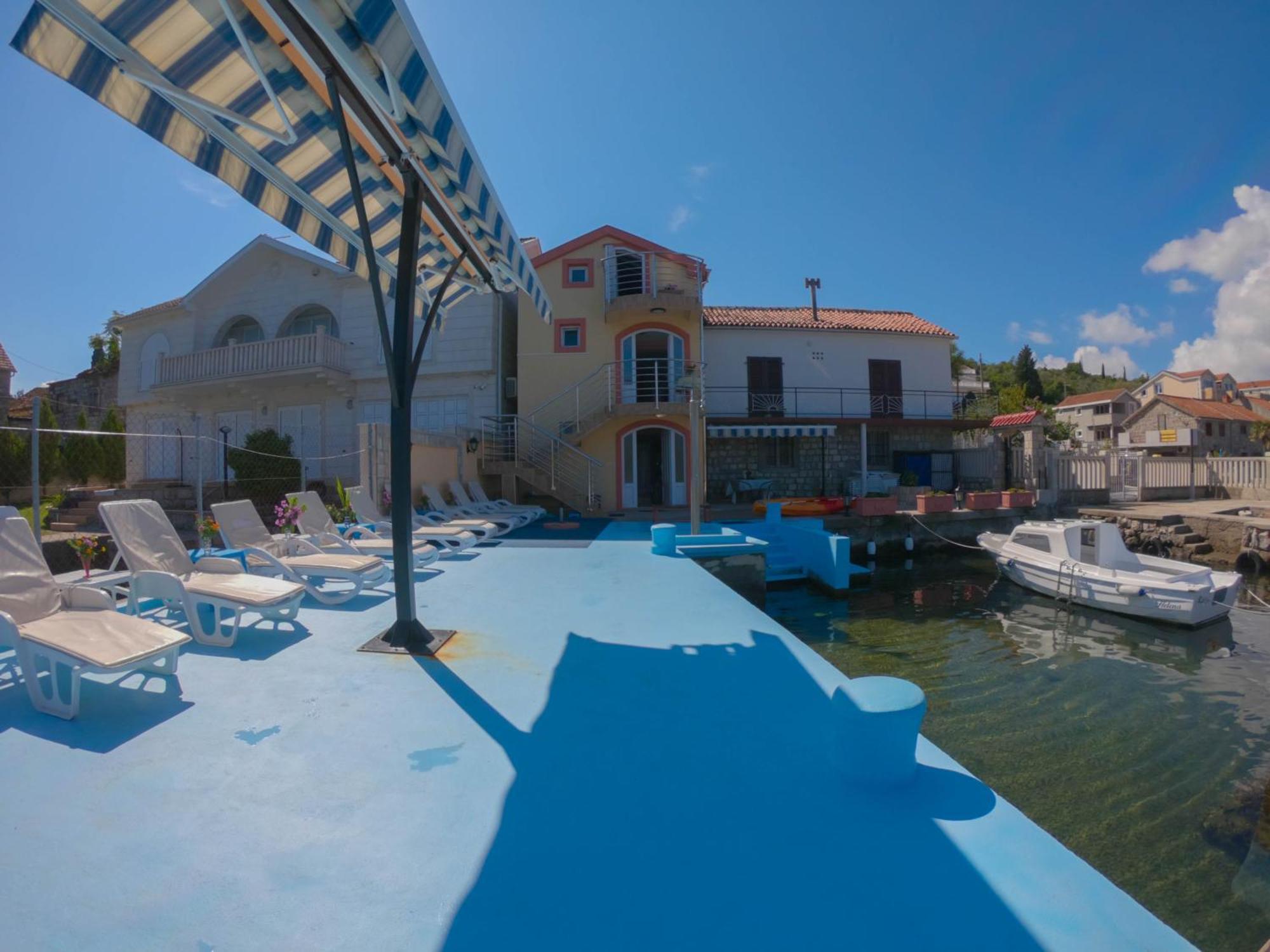 Porto Del Sole Apartments Tivat Eksteriør bilde