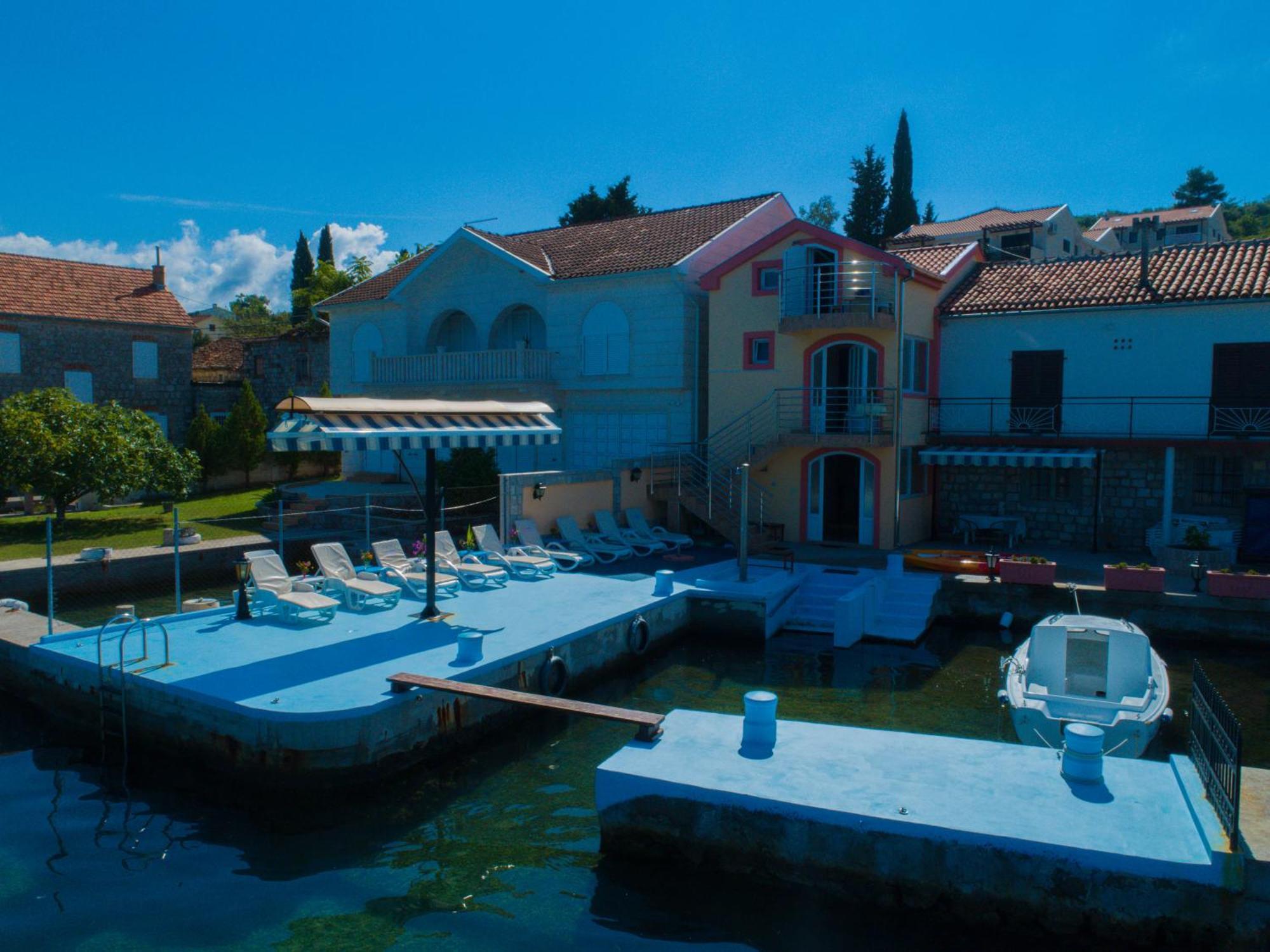 Porto Del Sole Apartments Tivat Eksteriør bilde