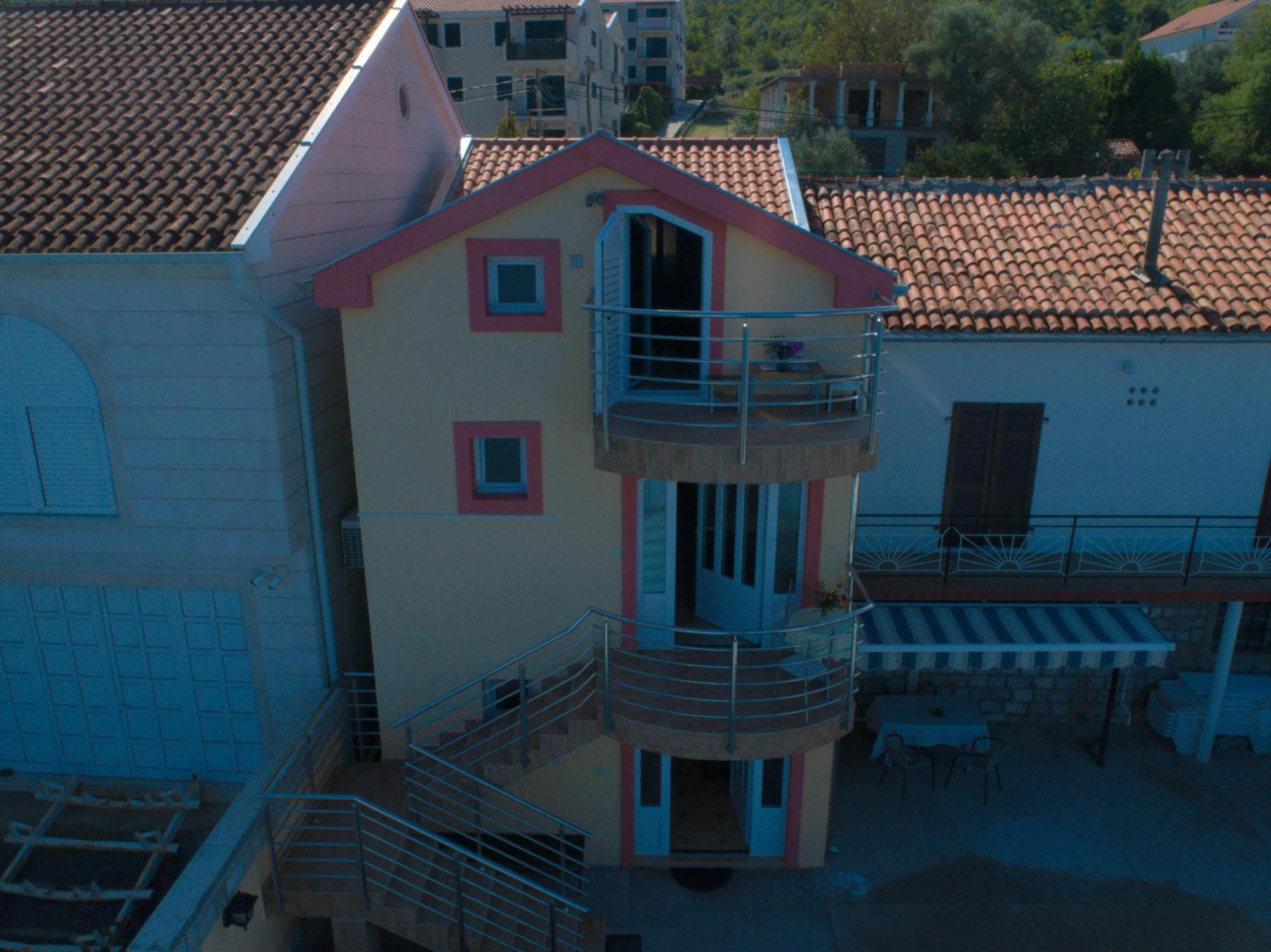 Porto Del Sole Apartments Tivat Eksteriør bilde