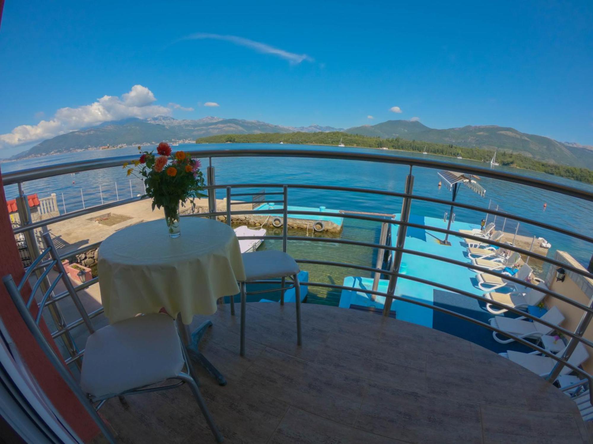 Porto Del Sole Apartments Tivat Eksteriør bilde